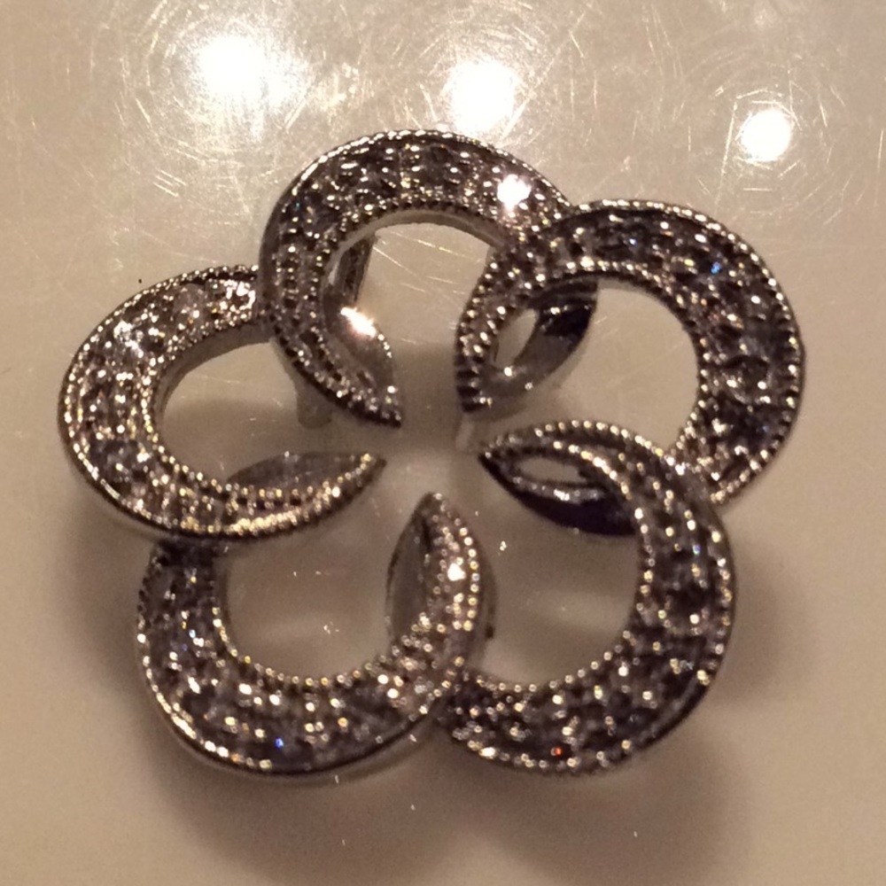 Flower Pendant With Cubic Zirconia